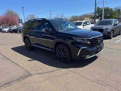 Used 2025 Honda Pilot Touring image 24