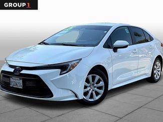 Used 2025 Toyota Corolla LE image 1