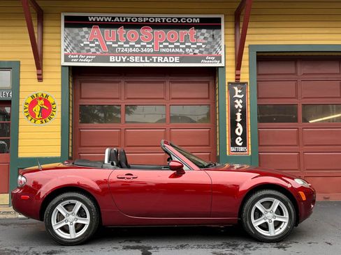 Used 2006 MAZDA MX-5 Miata Touring RWD image 9