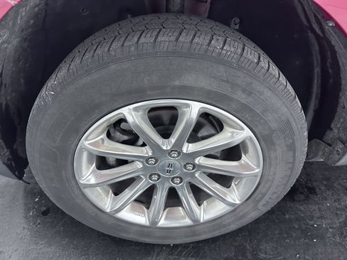 Used 2011 Lincoln MKX 2WD w/ 101A Rapid Spec Order Code image 24