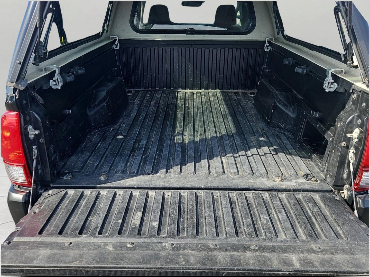 Used 2019 Toyota Tacoma SR RWD image 16