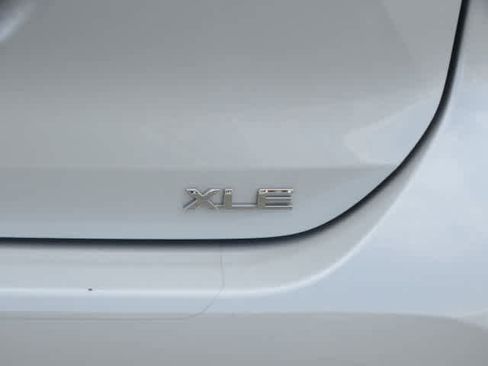 Certified 2024 Toyota Highlander XLE image 11