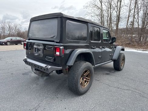 Used 2018 Jeep Wrangler Unlimited Rubicon image 4