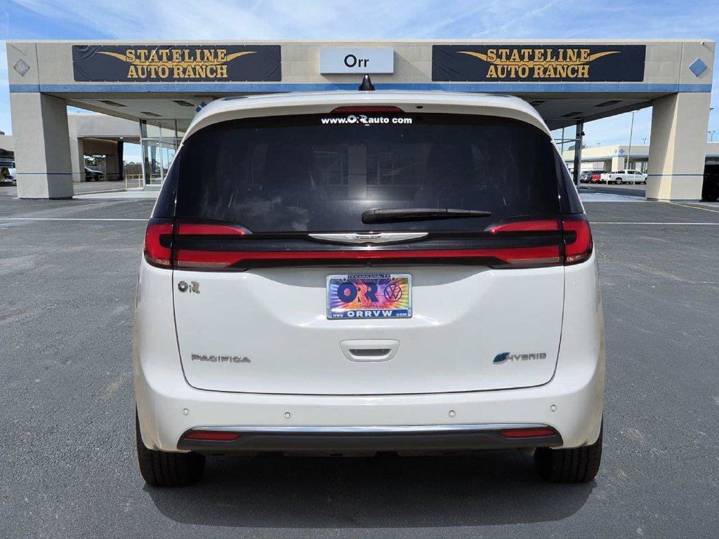 Used 2023 Chrysler Pacifica Limited FWD image 5