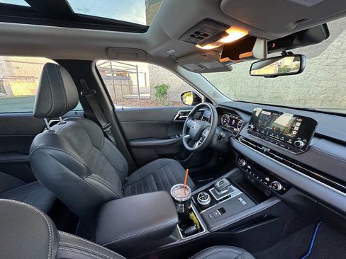 Used 2023 Mitsubishi Outlander SE image 11