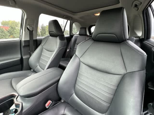 Used 2019 Toyota RAV4 Limited w/ Advanced Technology Package AWD/4WD image 16