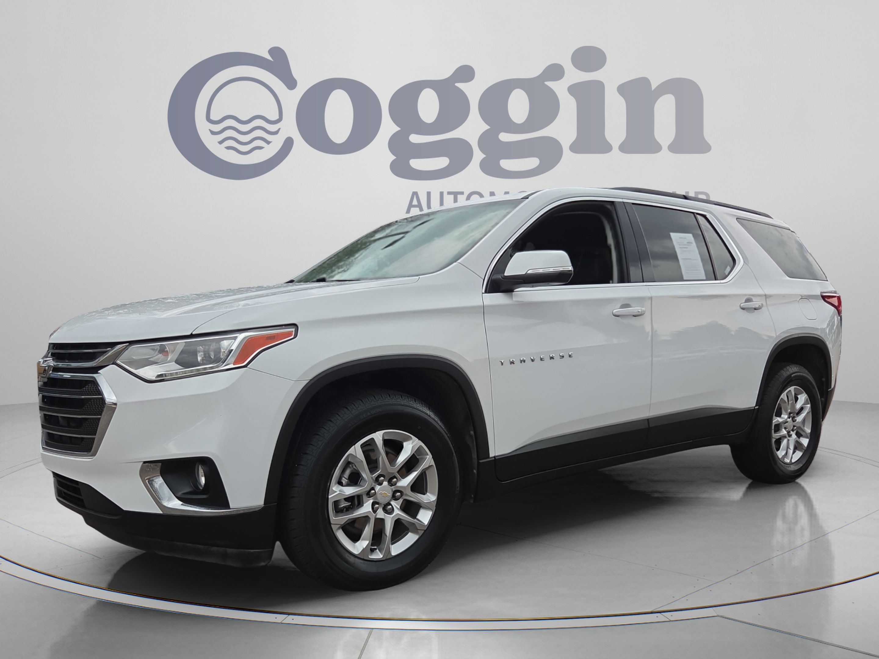 Used 2021 Chevrolet Traverse LT FWD image 1
