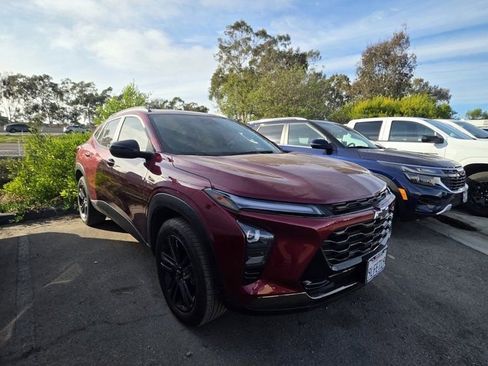 Certified 2024 Chevrolet Trax ACTIV w/ Driver Confidence Package image 1