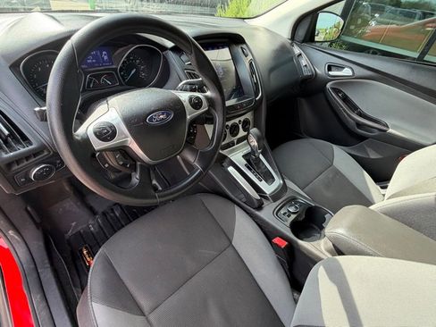 Used 2013 Ford Focus SE w/ SE Winter Pkg FWD image 7