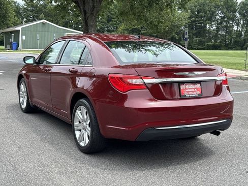 Used 2011 Chrysler 200 Touring FWD image 9