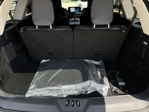 New 2025 Lincoln Aviator Reserve w/ Equipment Group 201A image 32
