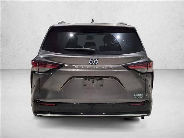 Used 2022 Toyota Sienna Limited FWD image 6