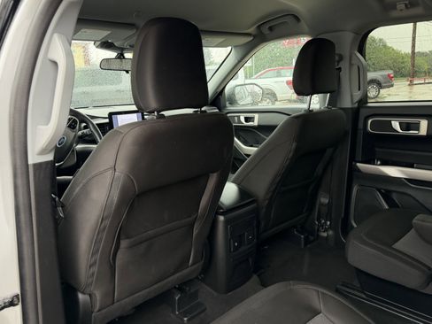 Used 2023 Ford Explorer XLT image 13