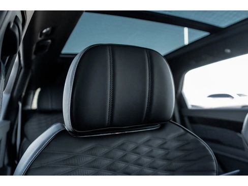 Used 2024 Bentley Bentayga Extended Wheelbase image 39