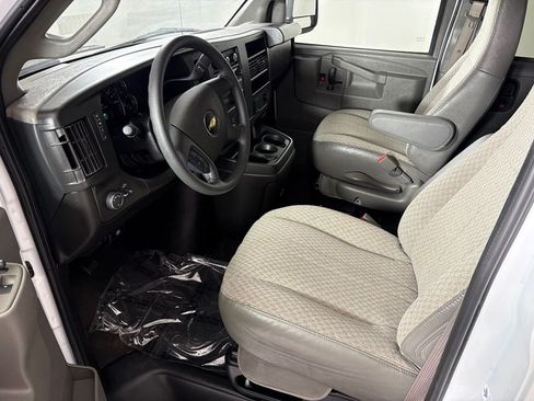 Used 2024 Chevrolet Express 3500 LT w/ LT Preferred Equipment Group RWD image 21
