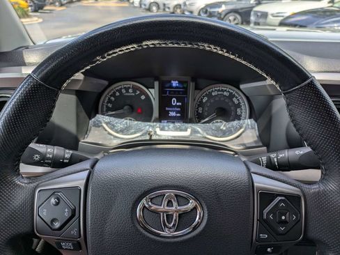 Used 2023 Toyota Tacoma SR5 AWD/4WD image 36