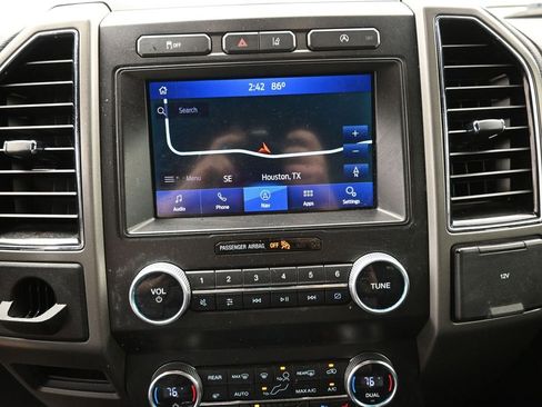 Used 2021 Ford Expedition XLT image 4