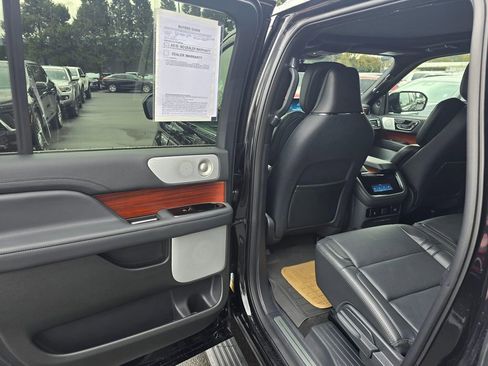 Used 2024 Lincoln Navigator L Reserve image 15