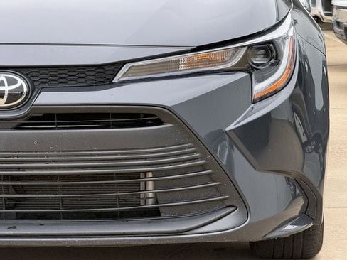 Used 2025 Toyota Corolla LE FWD image 9