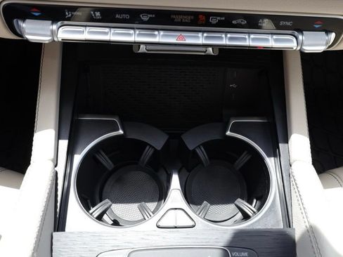 Certified 2025 Mercedes-Benz GLS 450 4MATIC image 23