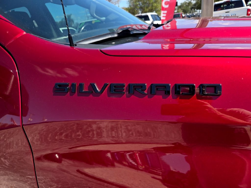 Used 2023 Chevrolet Silverado 1500 LT w/ Protection Package RWD image 4