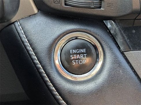 Used 2018 Toyota RAV4 Limited image 30