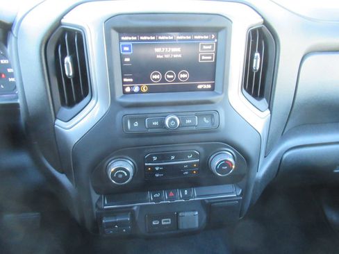 Used 2022 Chevrolet Silverado 2500 Custom w/ Custom Convenience Package image 32