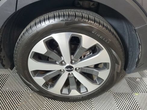 Used 2022 Kia Telluride EX w/ EX Premium Package FWD image 10