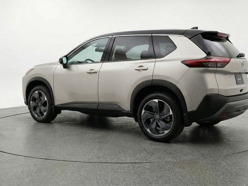 Used 2025 Nissan Rogue SV AWD/4WD image 6