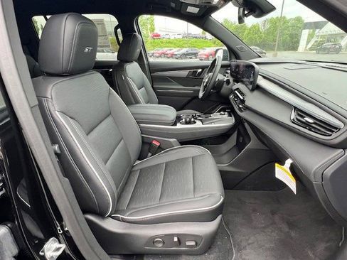 New 2025 Buick Enclave Sport Touring w/ Power Package FWD image 19