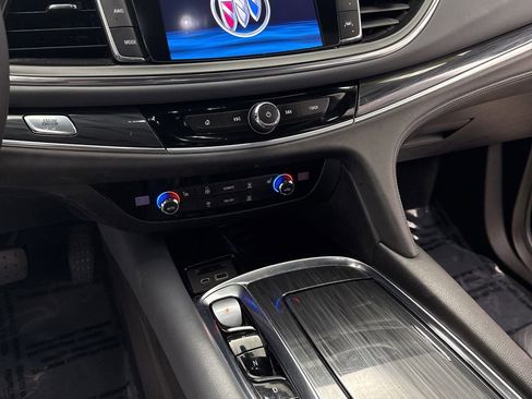 Used 2022 Buick Enclave Essence w/ Experience Buick Package AWD/4WD image 17