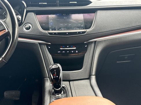 Certified 2020 Cadillac XT5 Premium Luxury AWD/4WD image 18