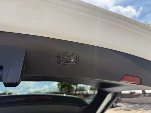 Used 2020 Porsche Cayenne AWD/4WD image 23