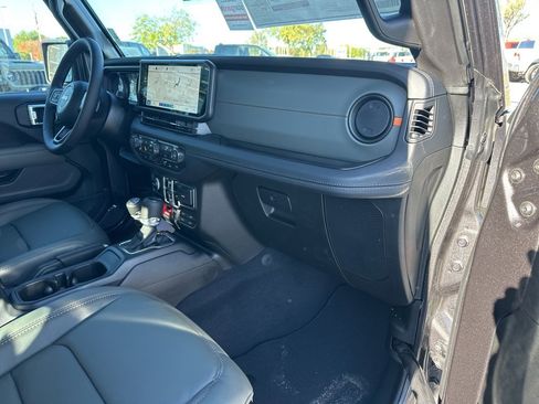 New 2025 Jeep Gladiator Mojave image 52