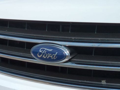 Used 2017 Ford Expedition XLT AWD/4WD image 12