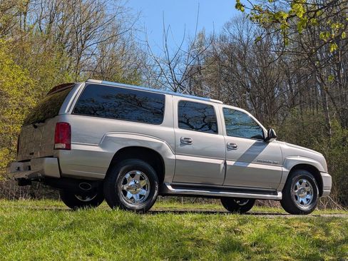 Used 2004 Cadillac Escalade ESV AWD image 14