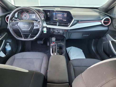 Used 2024 Chevrolet Trax RS FWD image 15