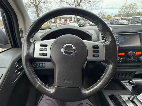 Used 2018 Nissan Frontier PRO-4X image 18