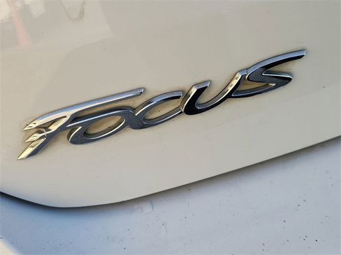 Used 2018 Ford Focus SE image 28
