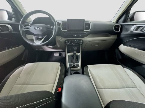 Used 2024 Hyundai Venue SEL image 36