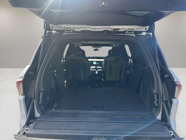 New 2026 Lincoln Navigator Reserve w/ Jet Appearance Package AWD/4WD image 7