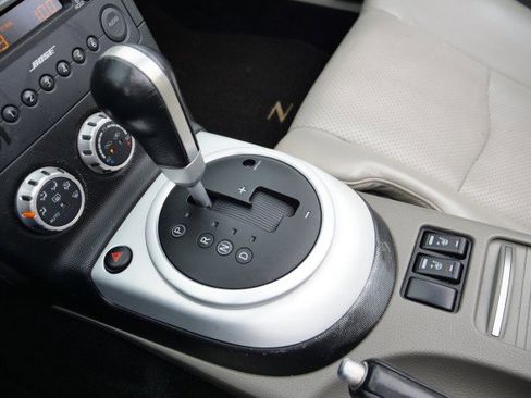 Used 2007 Nissan 350Z Touring image 18