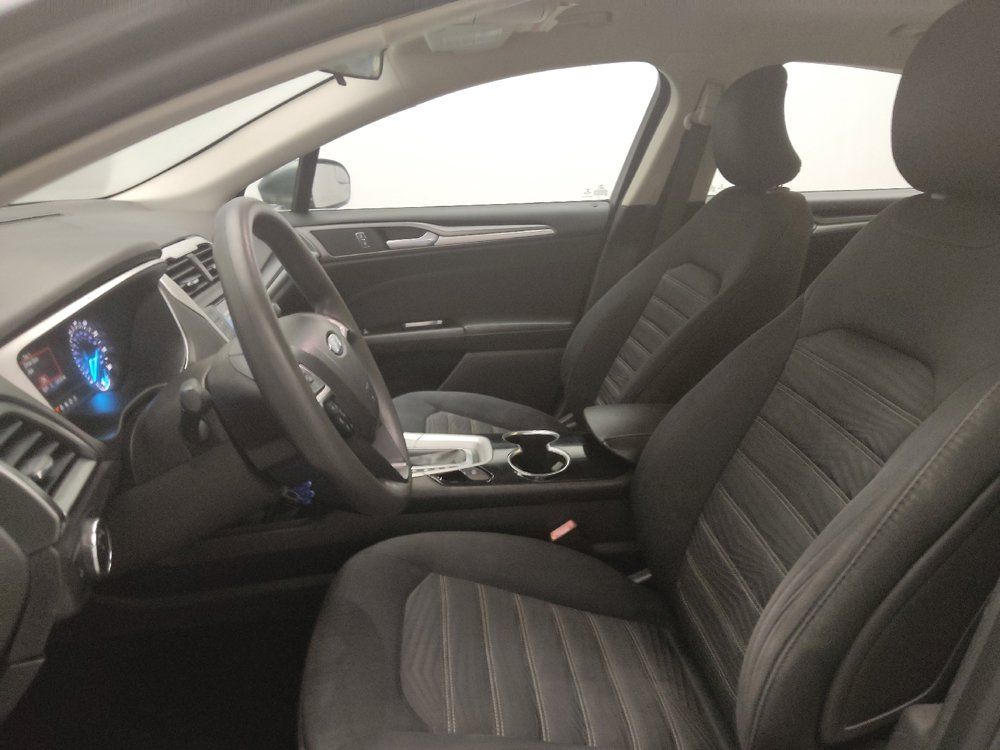Used 2016 Ford Fusion SE FWD image 17