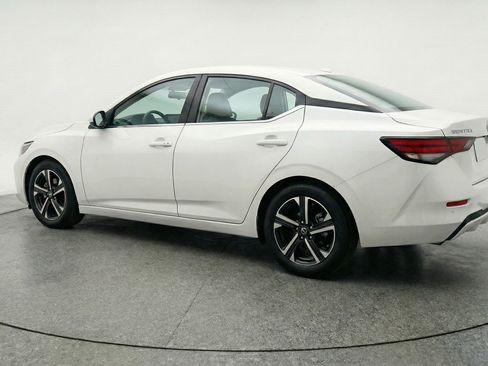Used 2025 Nissan Sentra SV image 6