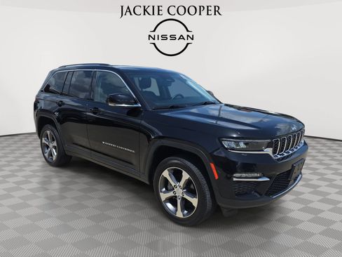 Used 2023 Jeep Grand Cherokee Limited w/ Trailer Tow Prep Group (B) AWD/4WD image 3