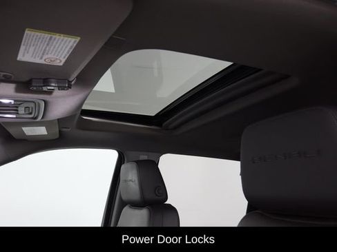 Used 2022 GMC Sierra 2500 Denali w/ Denali Ultimate Package image 27