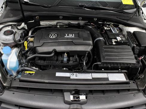 Used 2019 Volkswagen Golf R 4-Door AWD/4WD image 18