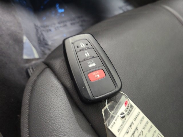Used 2020 Toyota Camry XLE AWD/4WD image 34