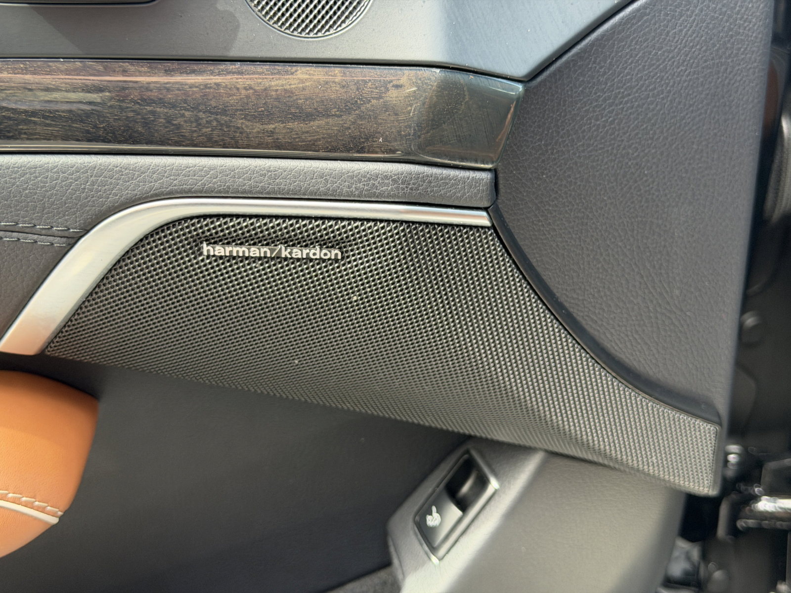 Used 2020 Mercedes-Benz SL 450 image 23