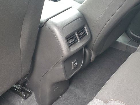 Used 2022 Chevrolet Equinox LT FWD image 24